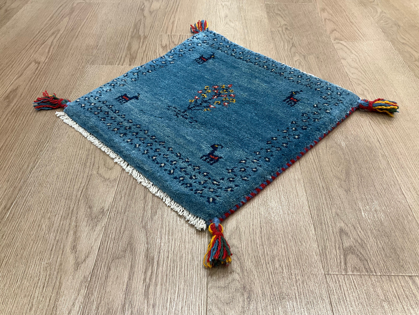 ギャッベ 44cm x 42cm T8867