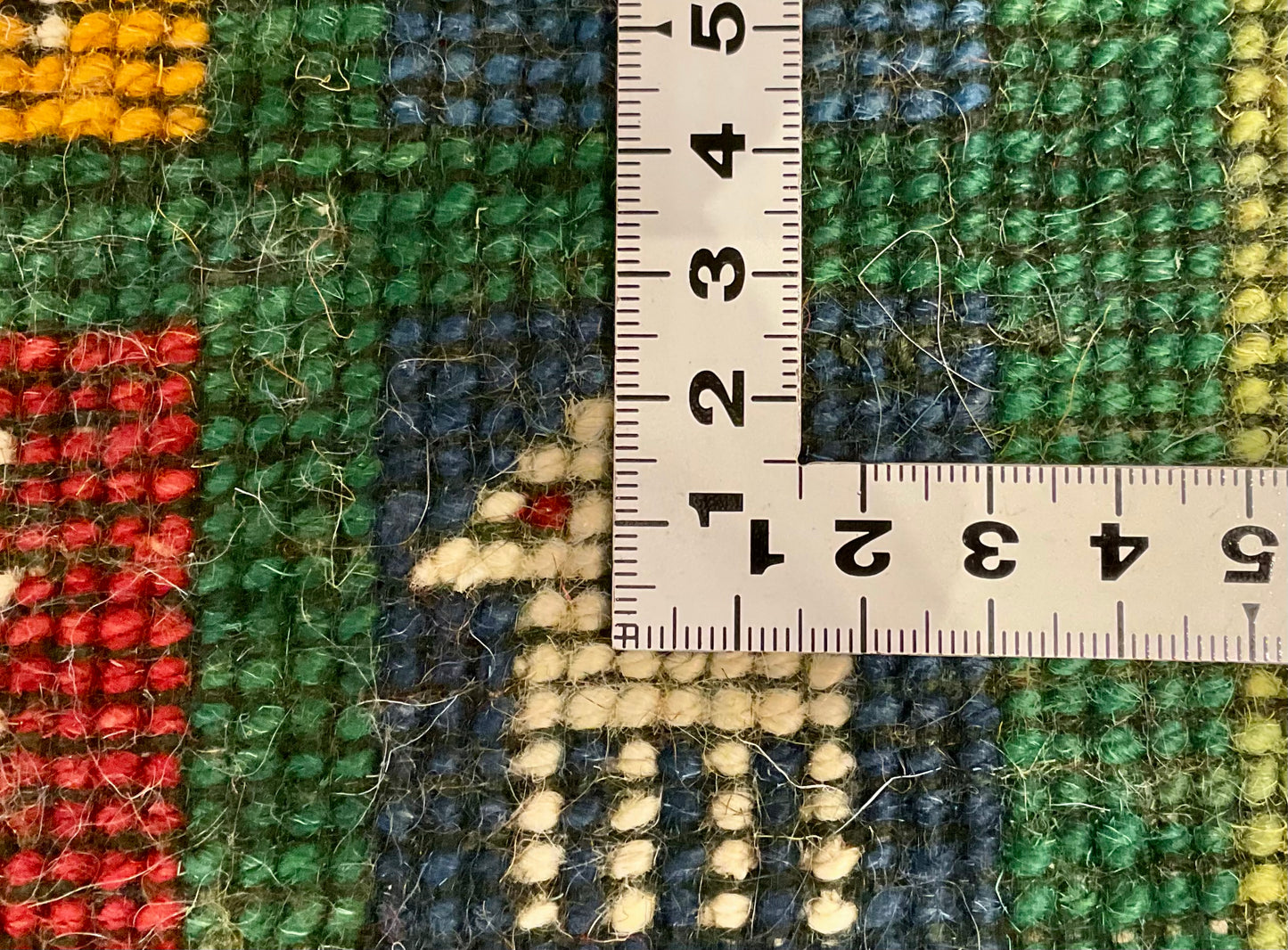 ギャッベ 42cm x 40cm Z1796