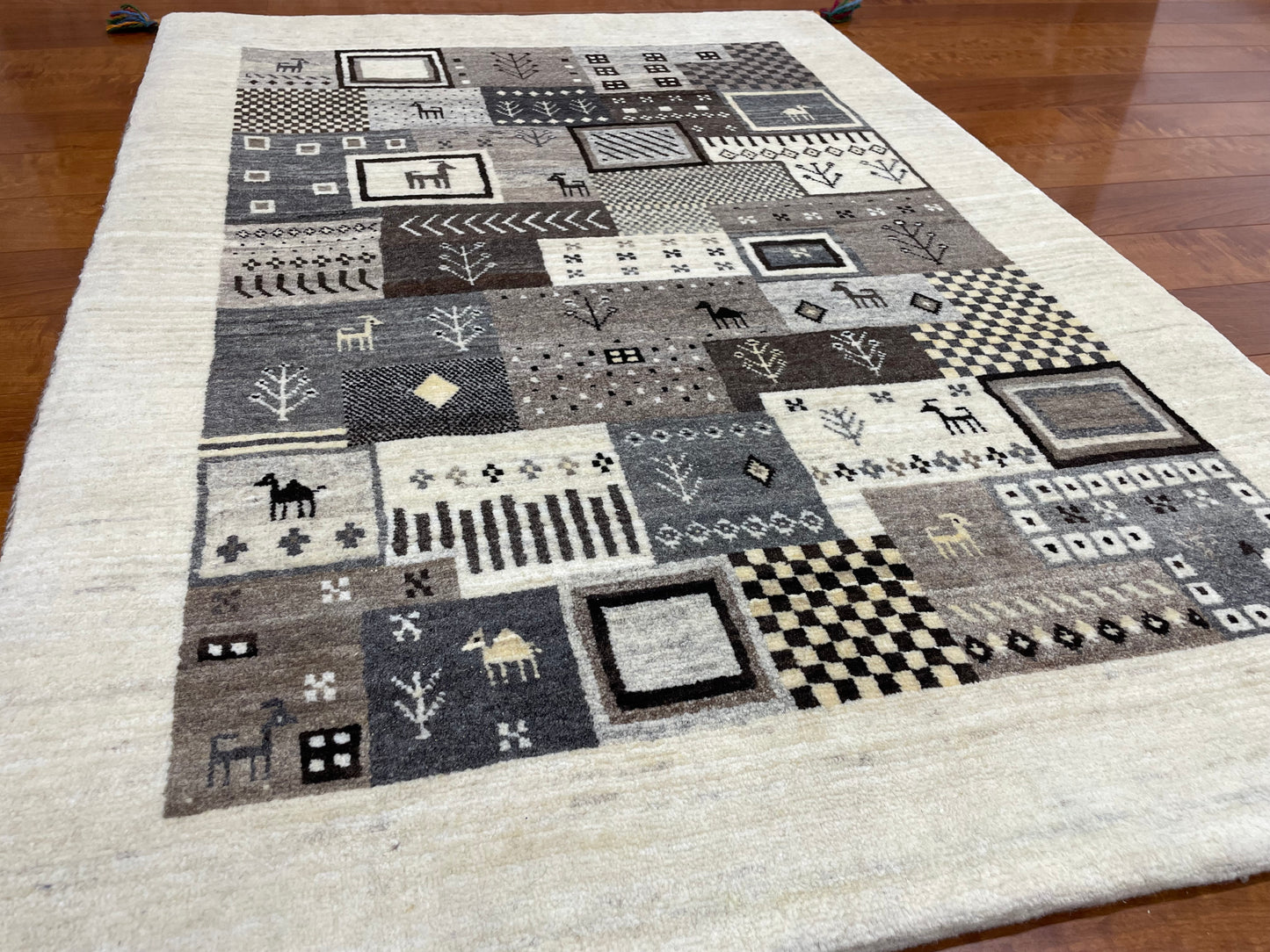 【オンライン限定】カシュクリギャッベ 125cm x 88cm RJ12461