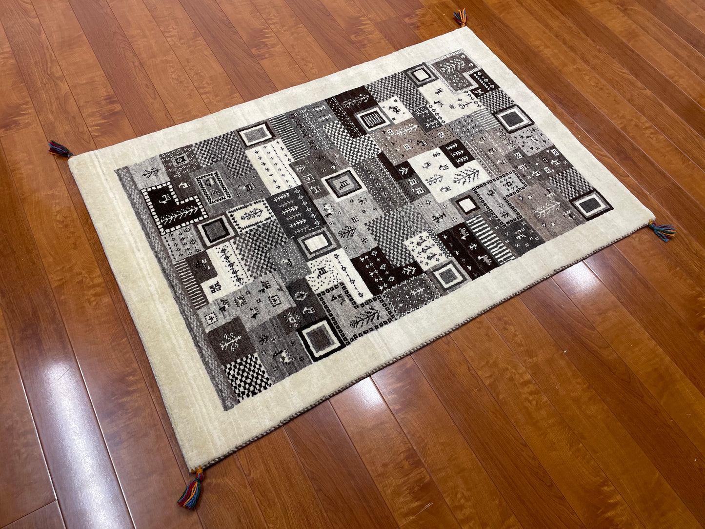 【オンライン限定】カシュクリギャッベ 125cm x 85cm RJ12460