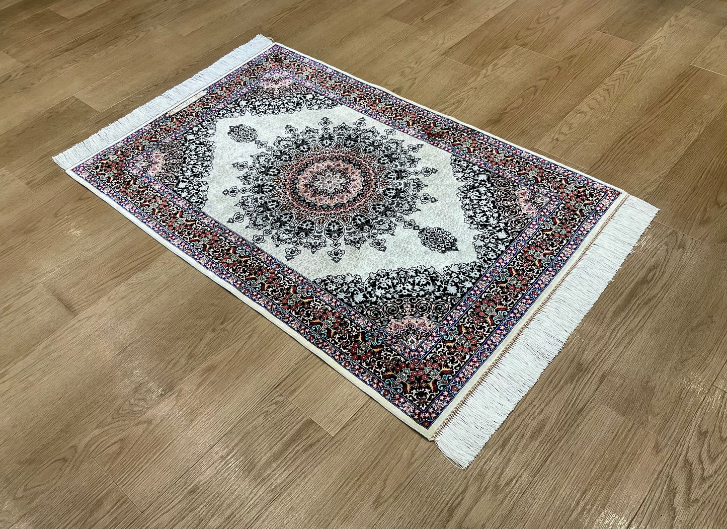 ペルシャンシルク 120cm x 80cm PS10969