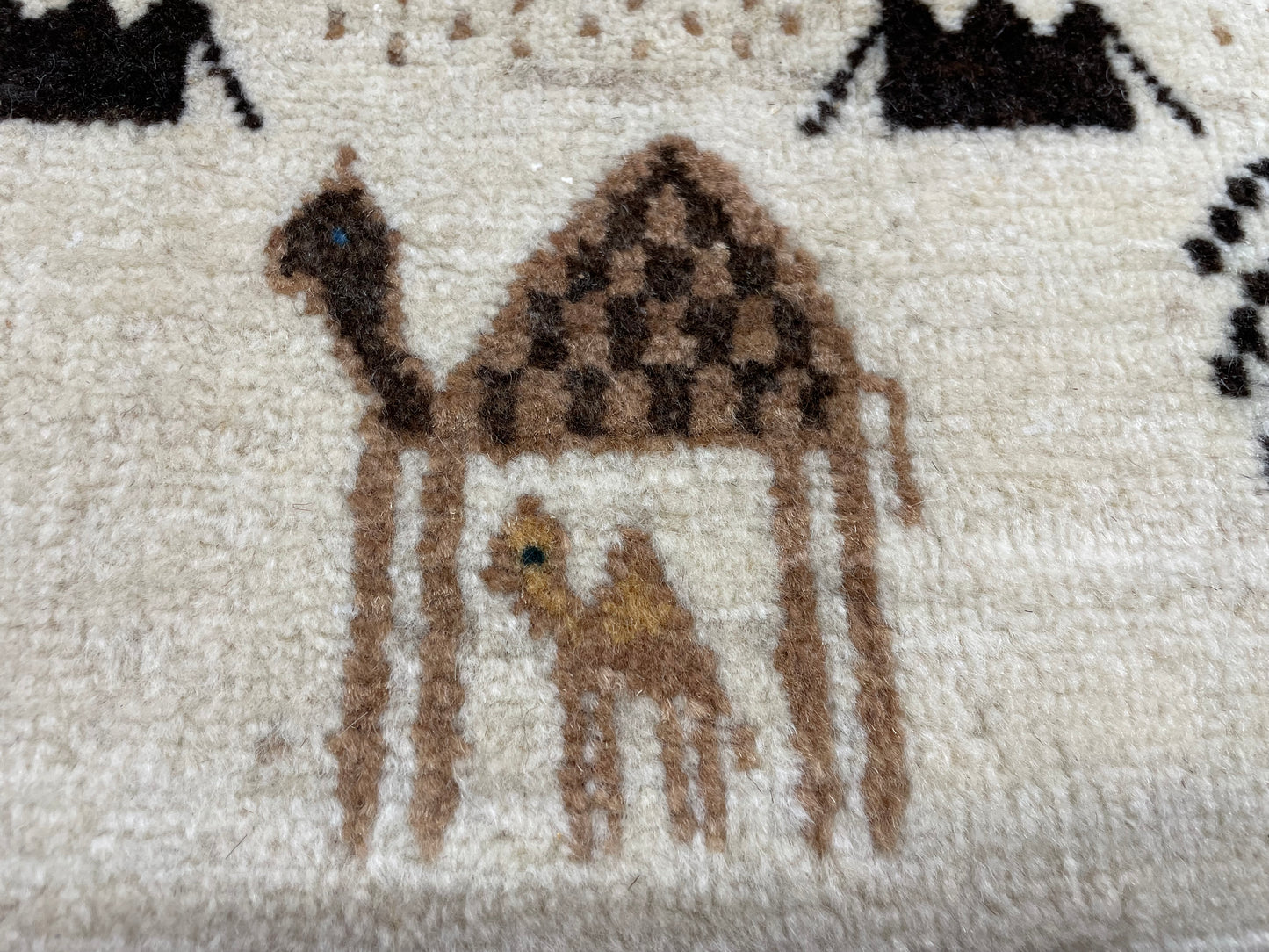 【オンライン限定】カシュクリギャッベ 134cm x 85cm BT12198