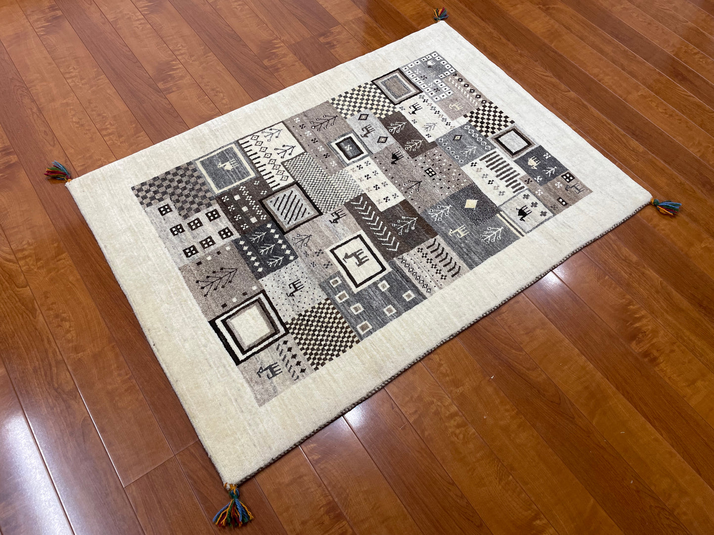 【オンライン限定】カシュクリギャッベ 125cm x 88cm RJ12461