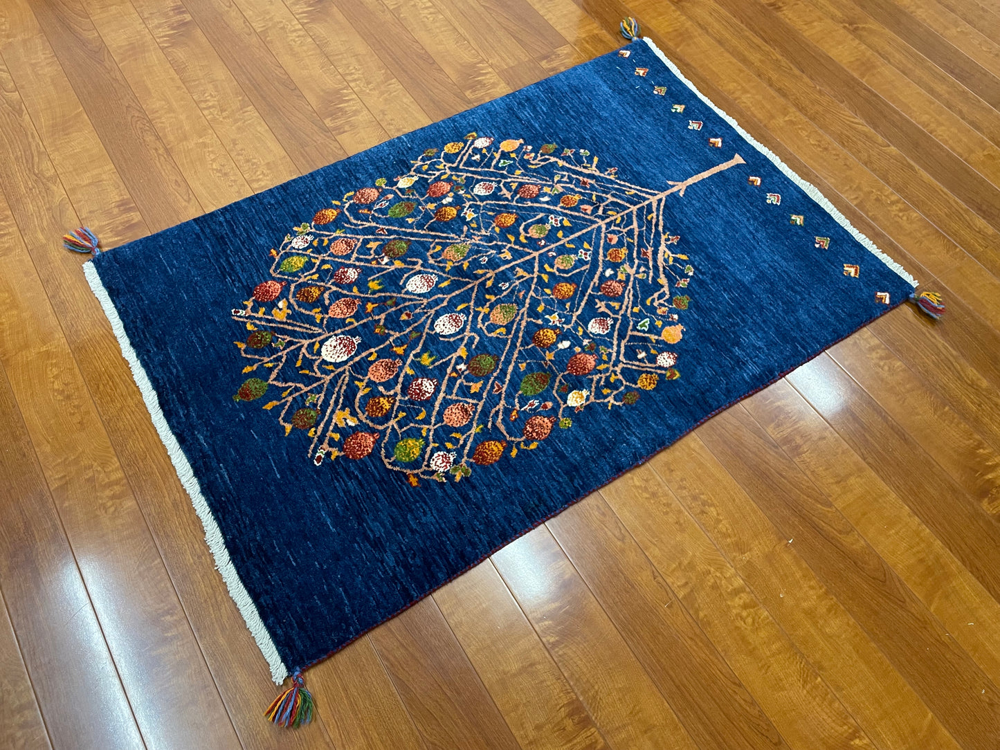 【オンライン限定】カシュクリギャッベ 128cm x 84cm RJ7685