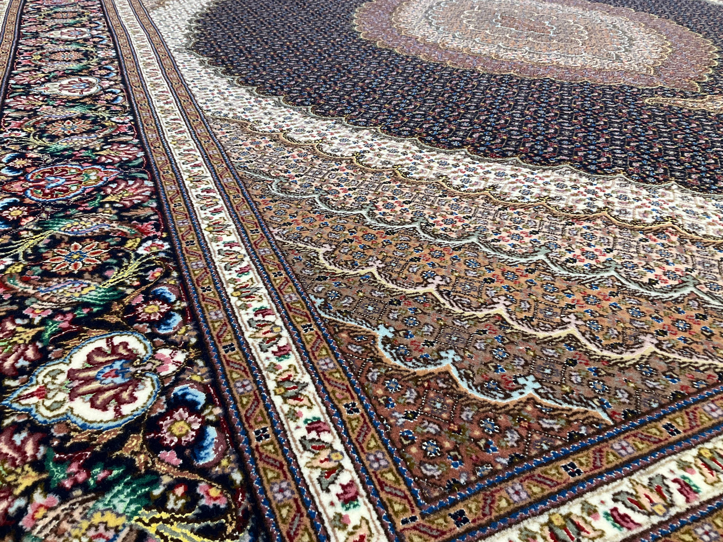 タブリーズ 248cm x 205cm PS7384