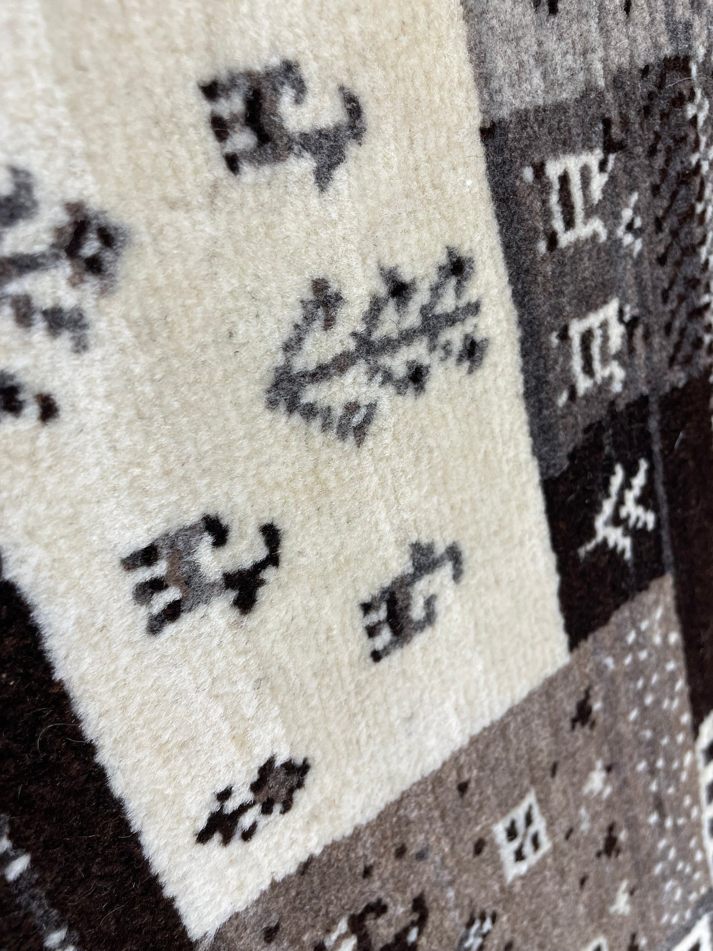 【オンライン限定】カシュクリギャッベ 125cm x 85cm RJ12460
