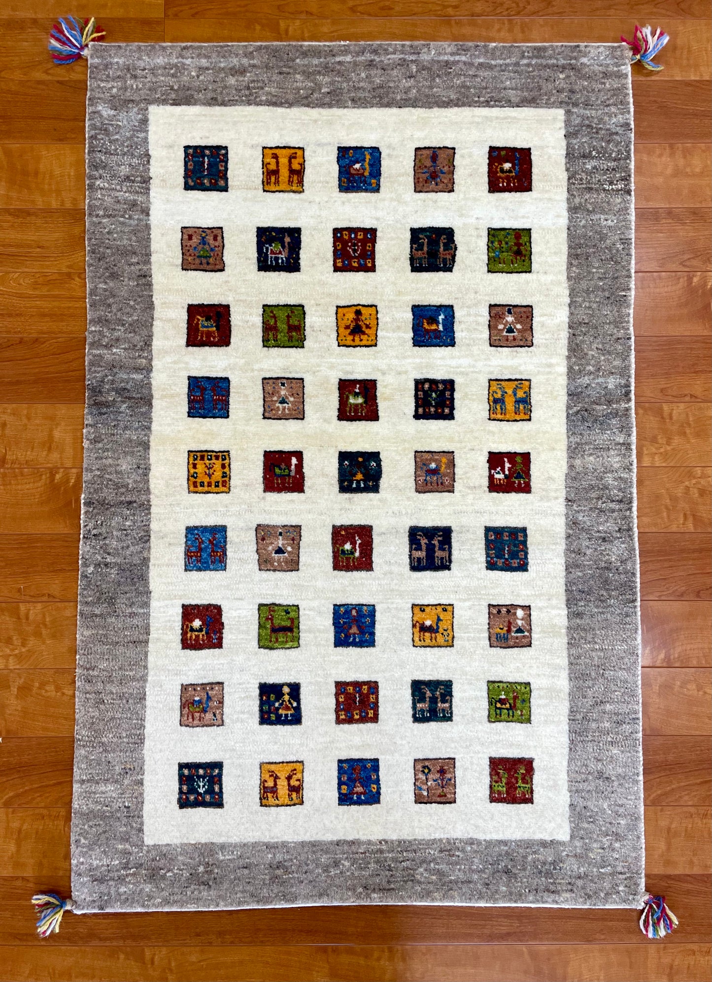 【オンライン限定】カシュクリギャッベ 130cm x 84cm RJ3039
