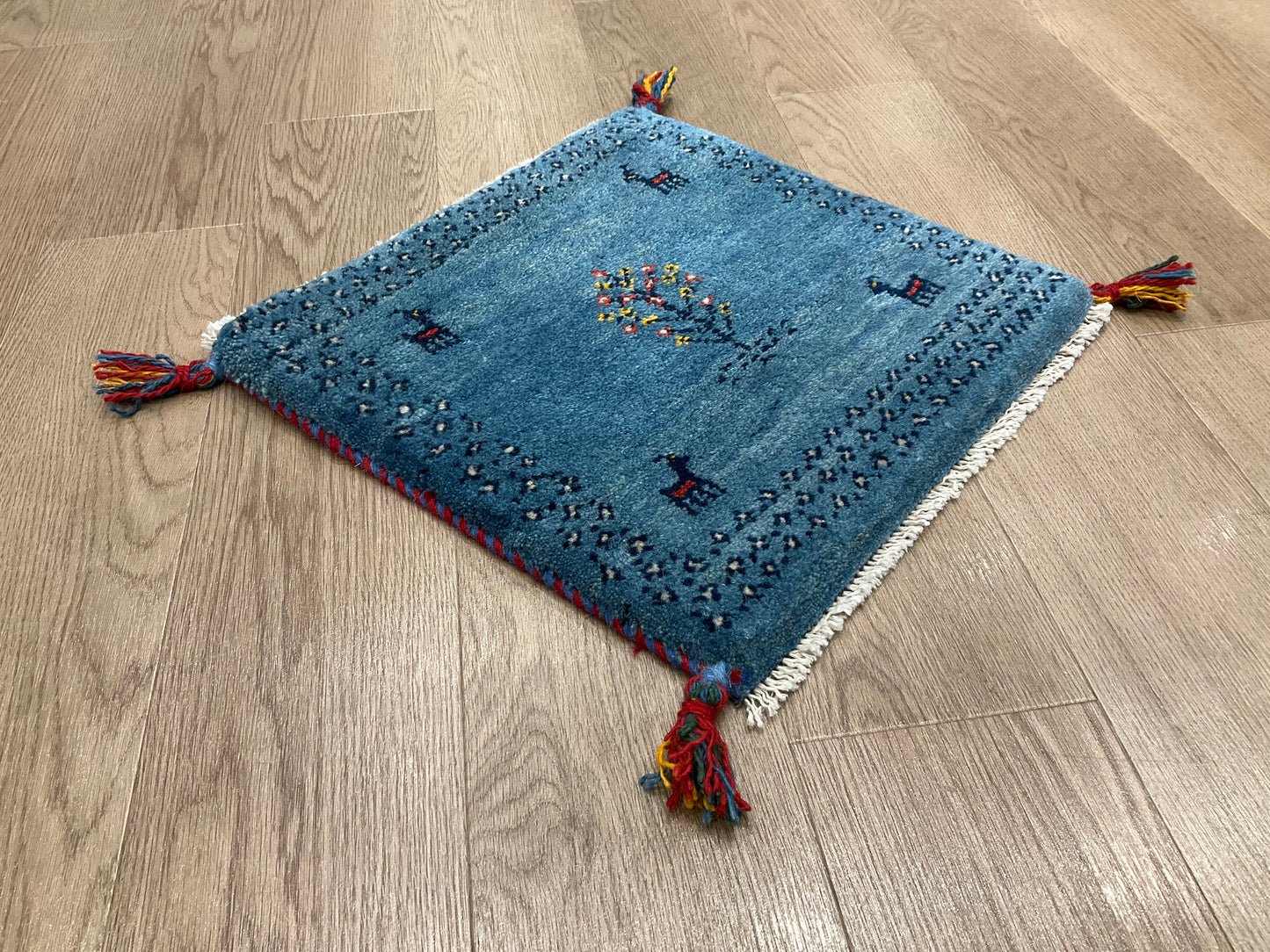 ギャッベ 44cm x 42cm T8867