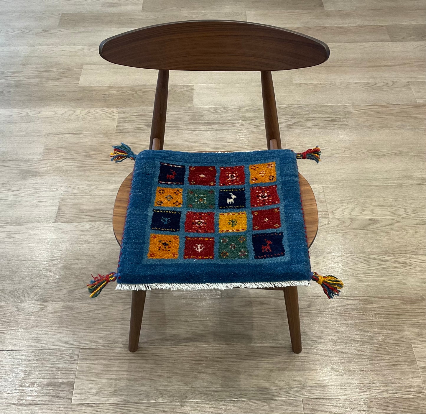 ギャッベ 42cm x 41cm T8868