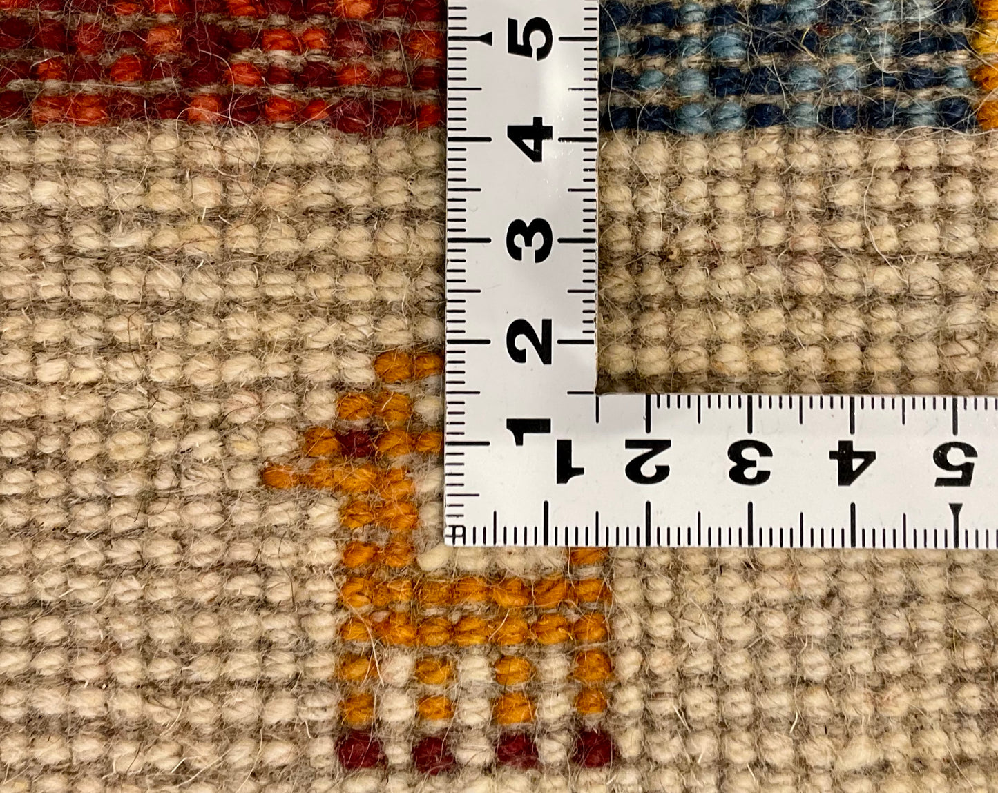 ギャッベ 42cm x 40cm Z1575