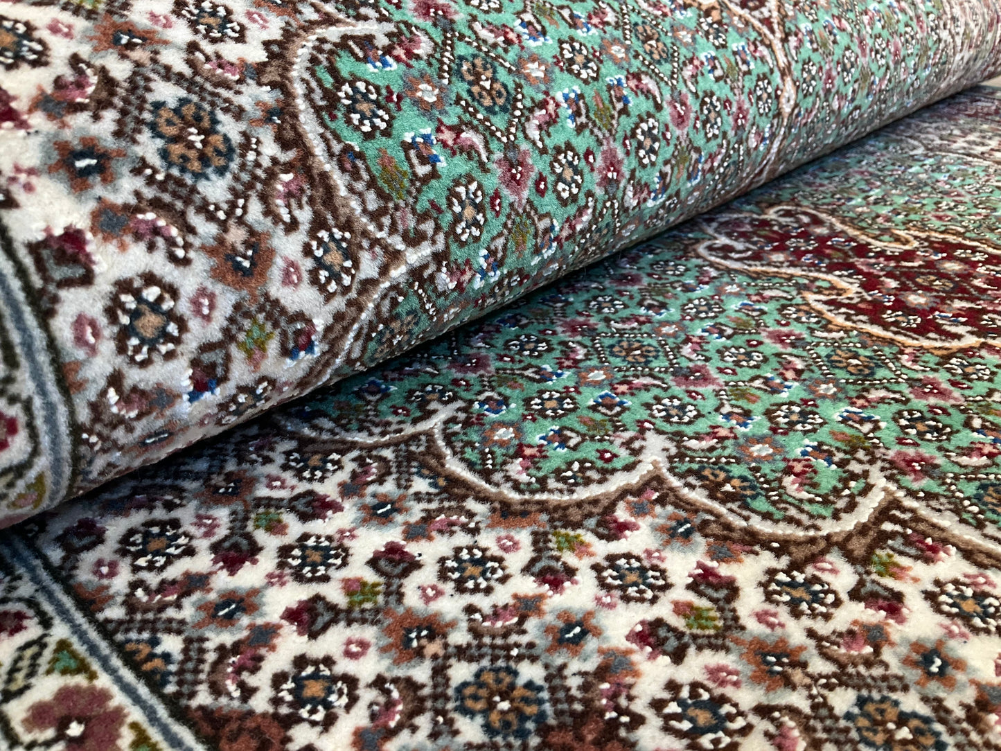 タブリーズ アブドラーヒ工房 130cm x 84cm PS7592