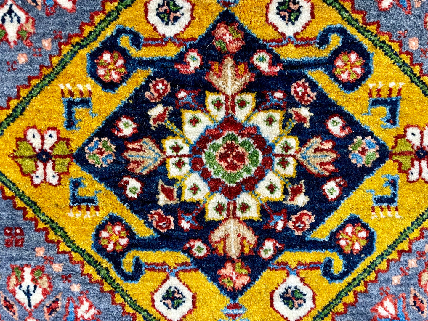 【オンライン限定】カシュクリ 214cm x 153cm RJ12251