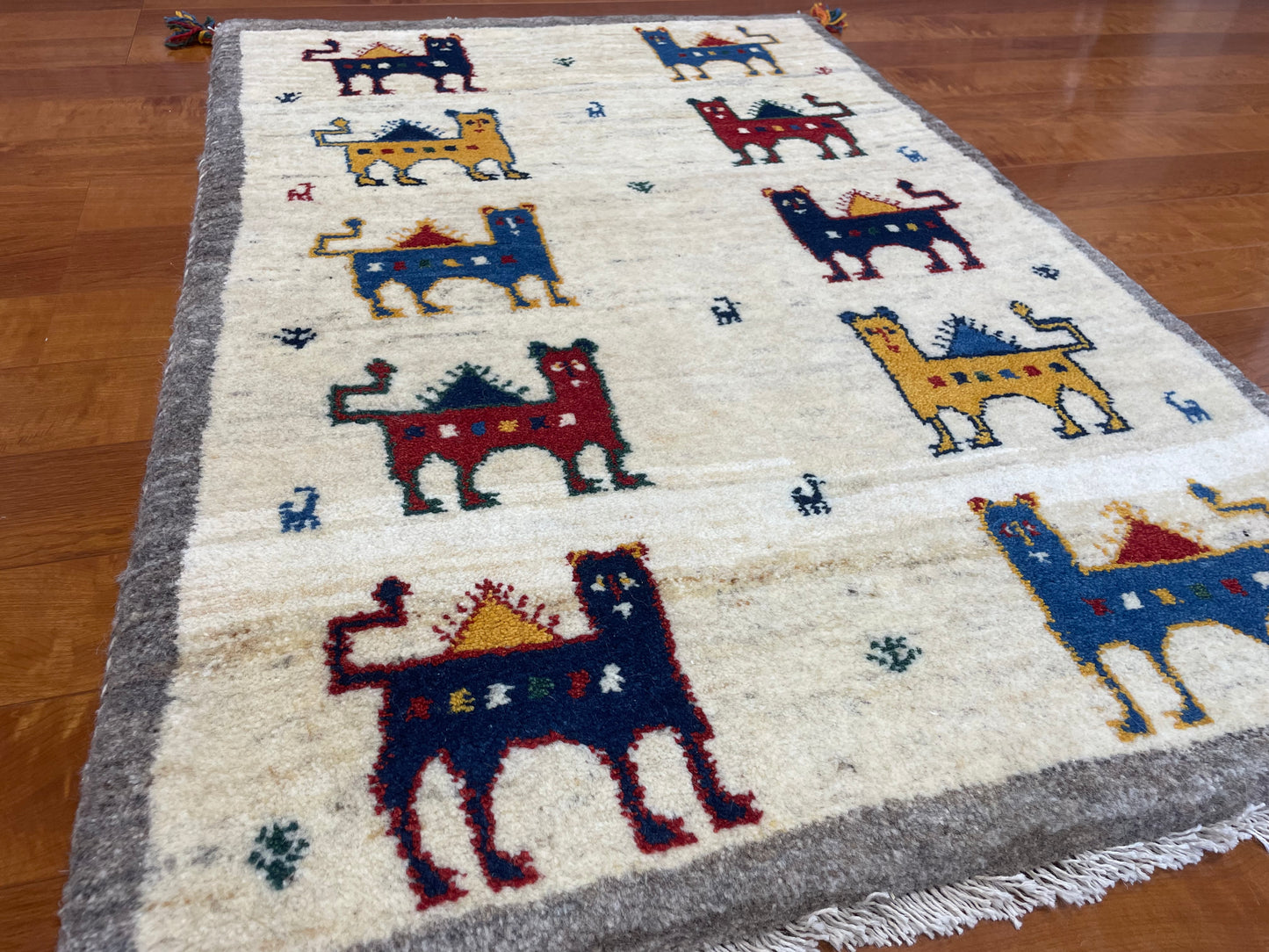 【オンライン限定】ギャッベ 122cm x 83cm RJ12624