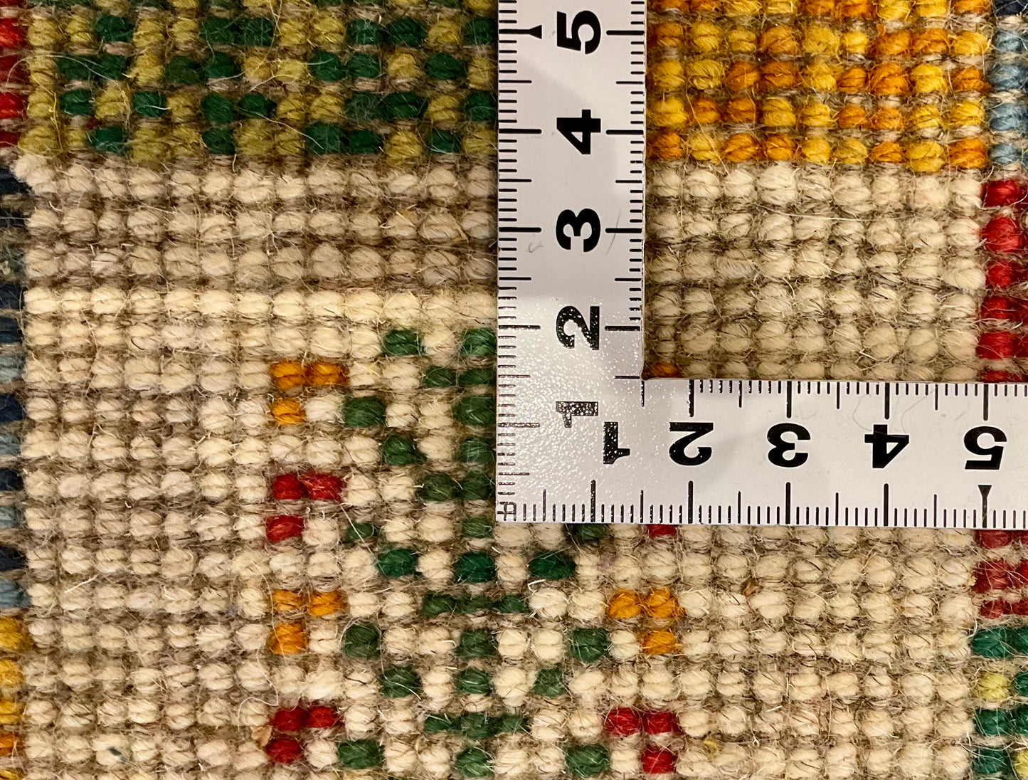 ギャッベ 42cm x 40cm Z1439