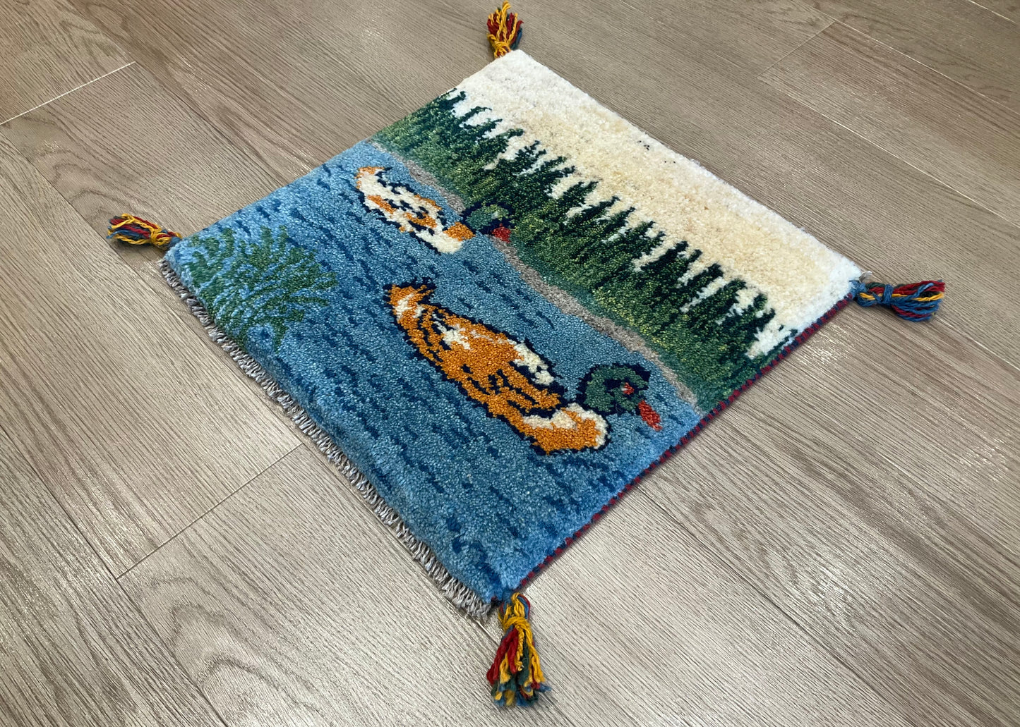 ギャッベ 43cm x 42cm T8346
