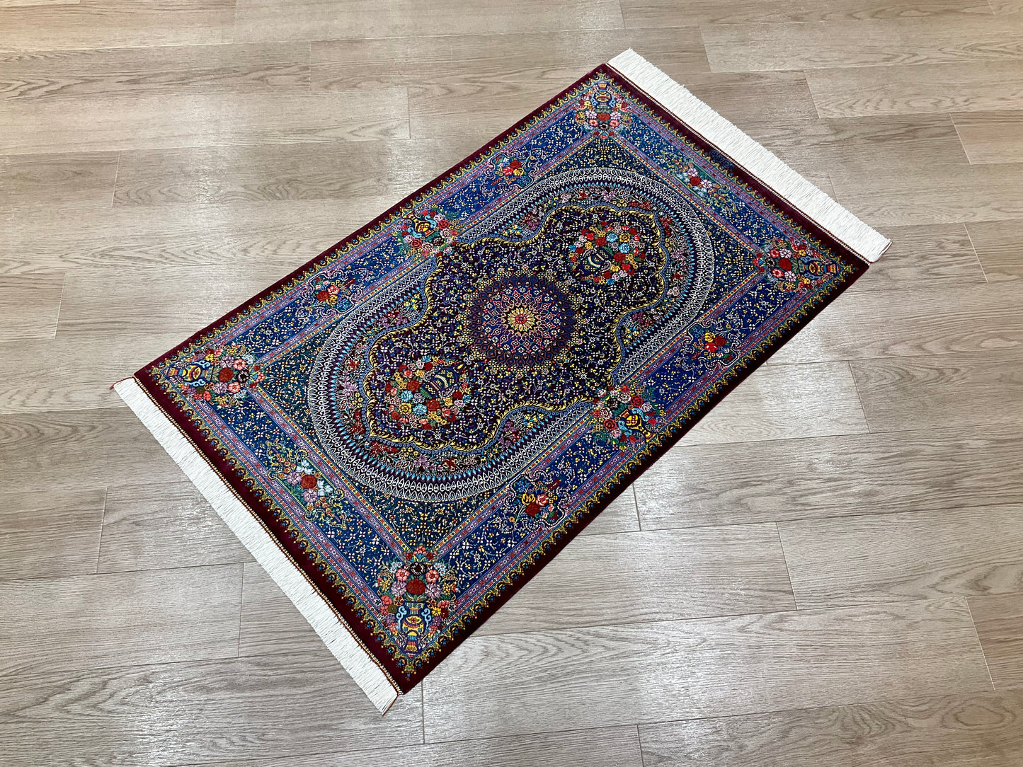 クム サフィザーデ工房 122m x 77cm PS647