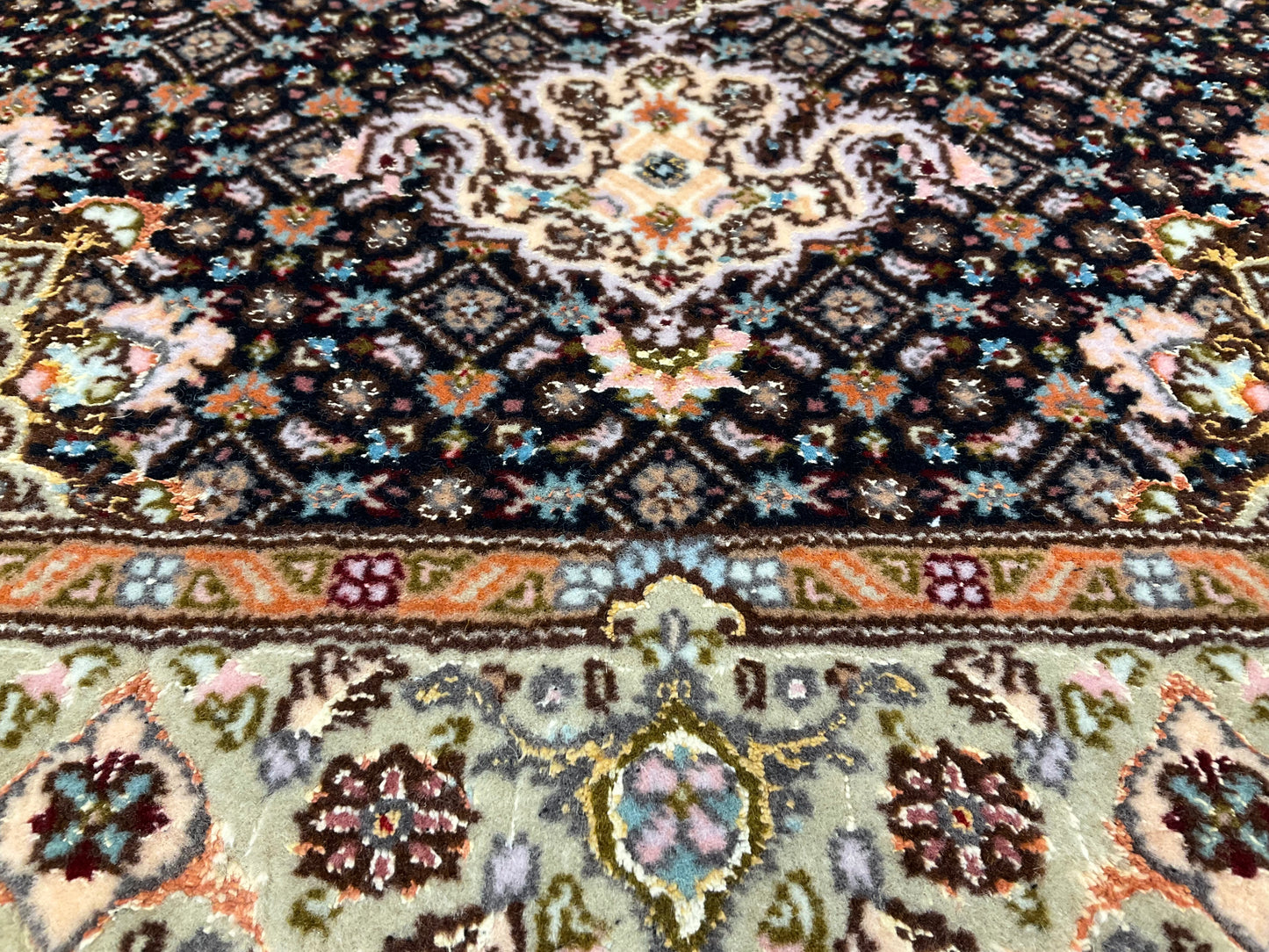 タブリーズ 工房 93cm x 62cm PS7986