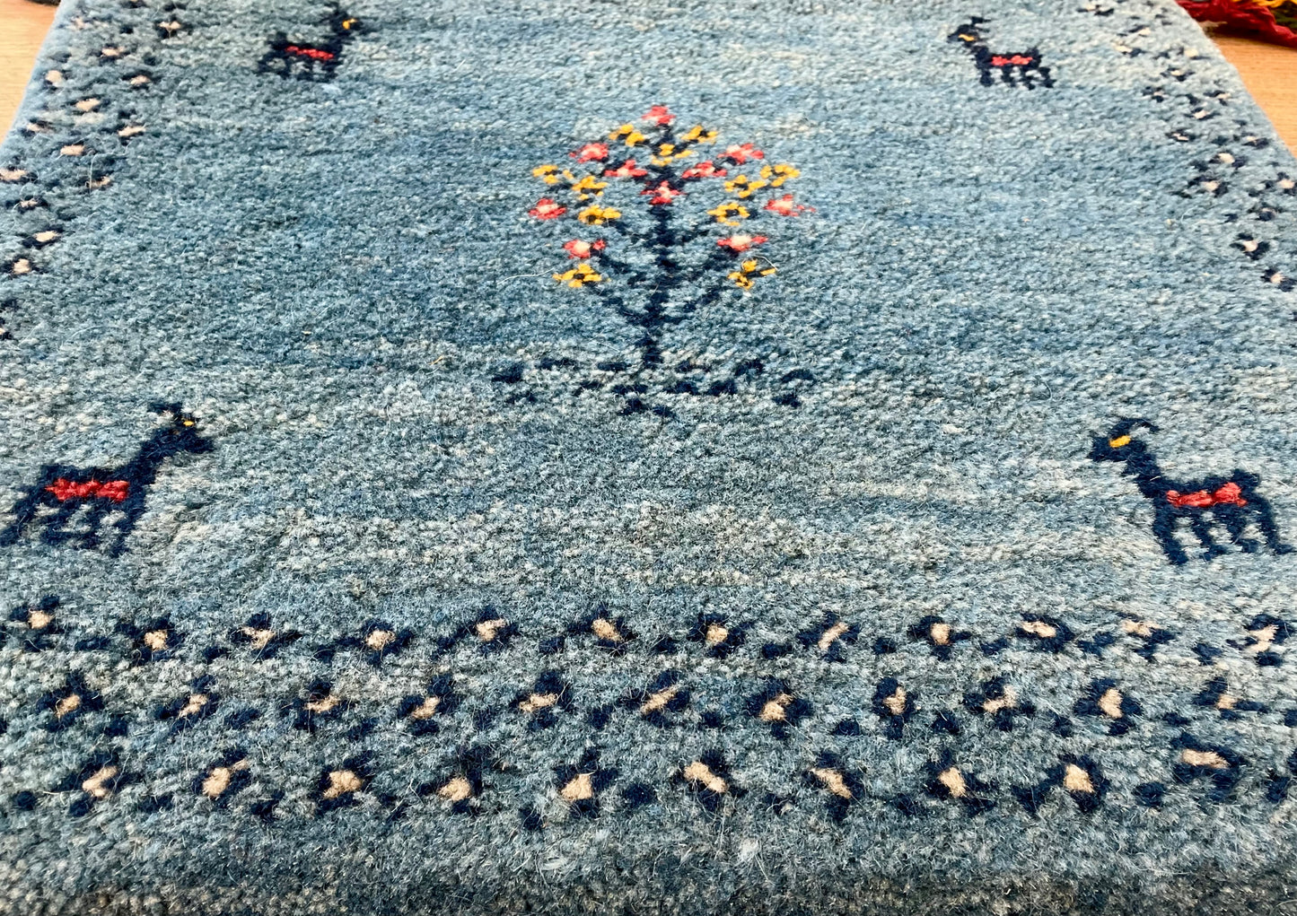 ギャッベ 44cm x 42cm T8867