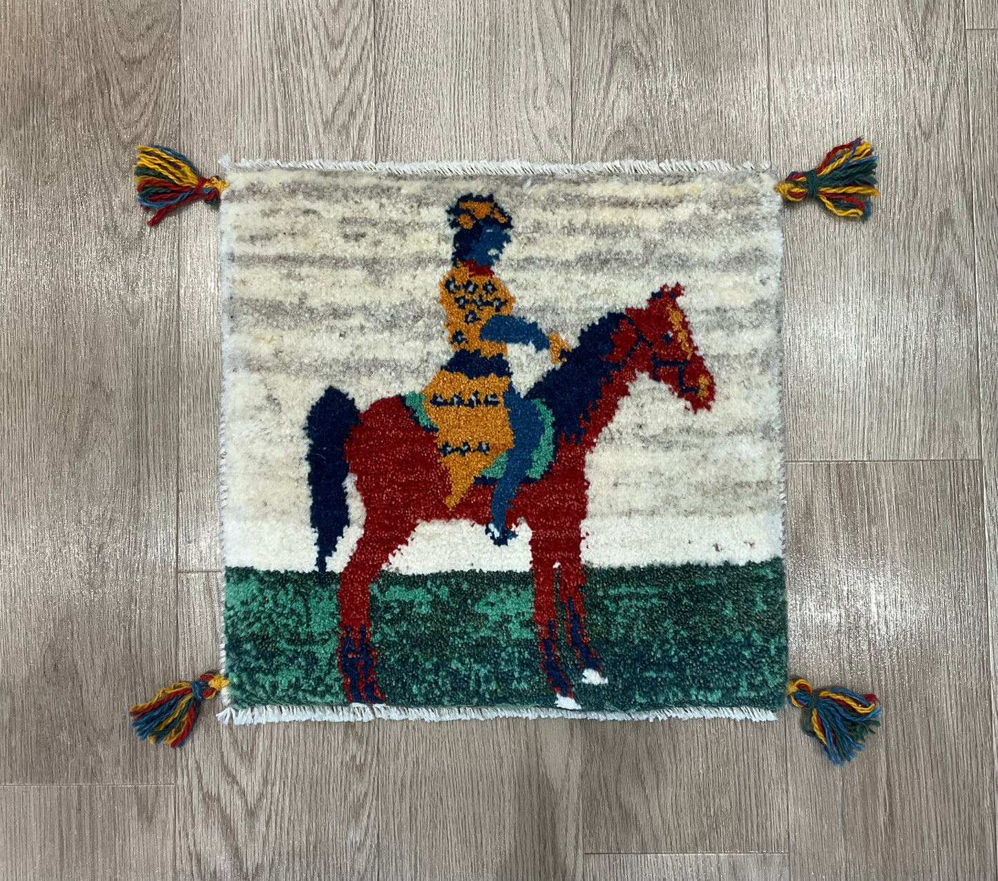 ギャッベ 42cm x 40cm T9038