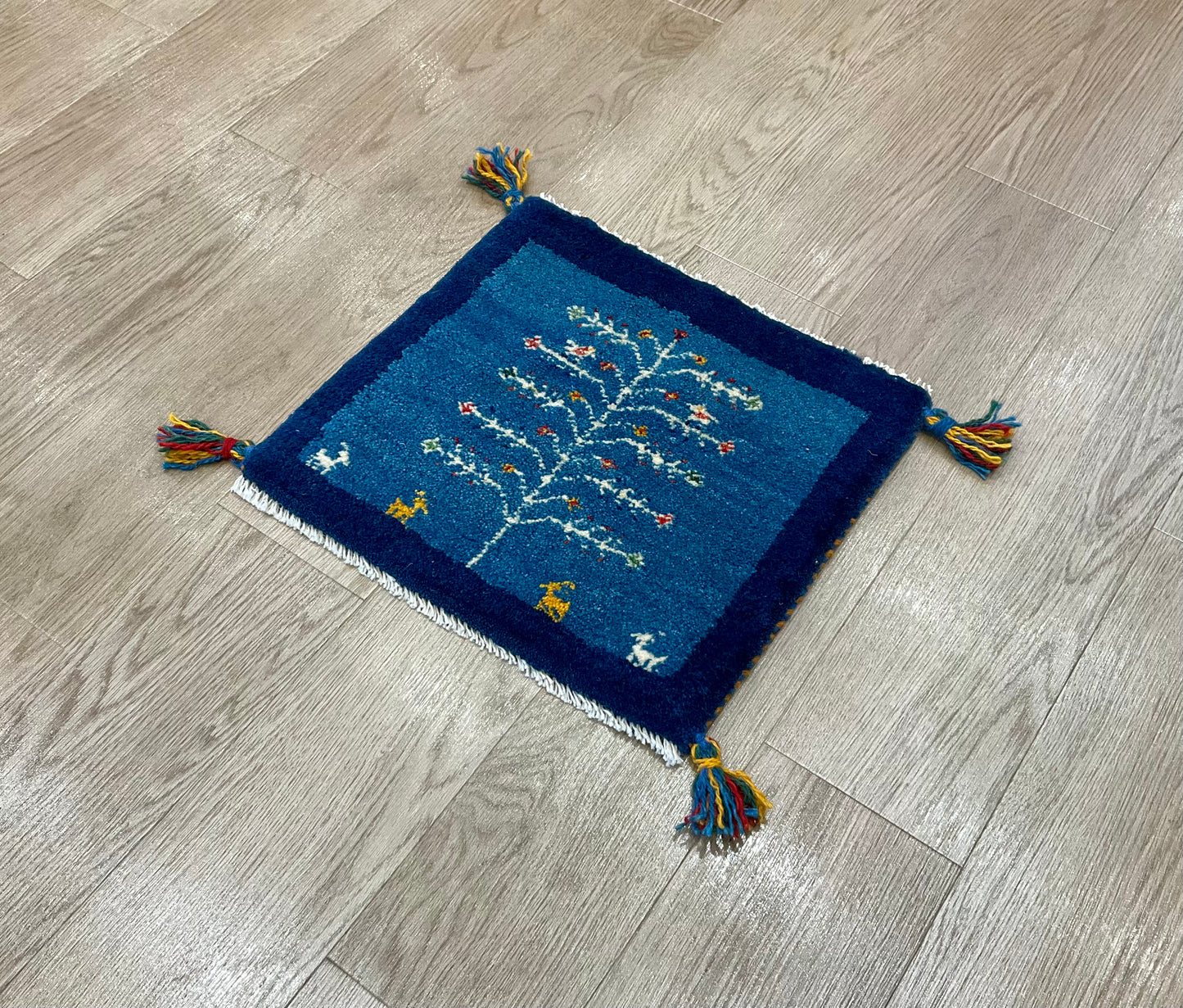ギャッベ 42cm x 39cm T8862