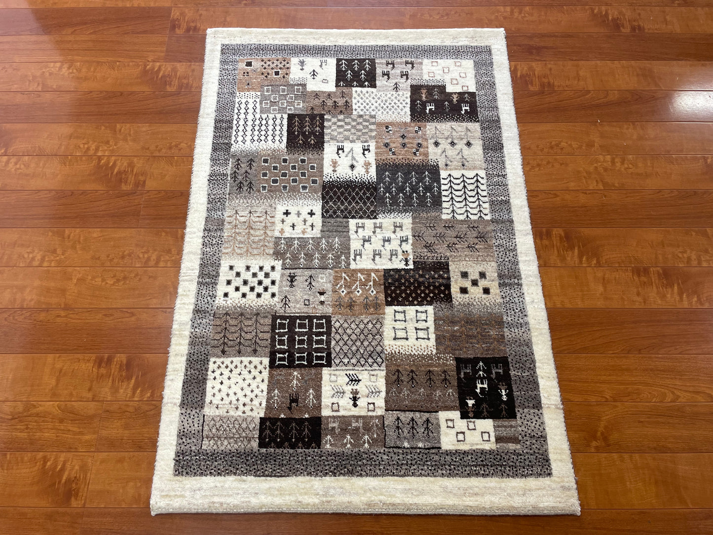 【オンライン限定】カシュクリギャッベ 123cm x 82cm BT13431