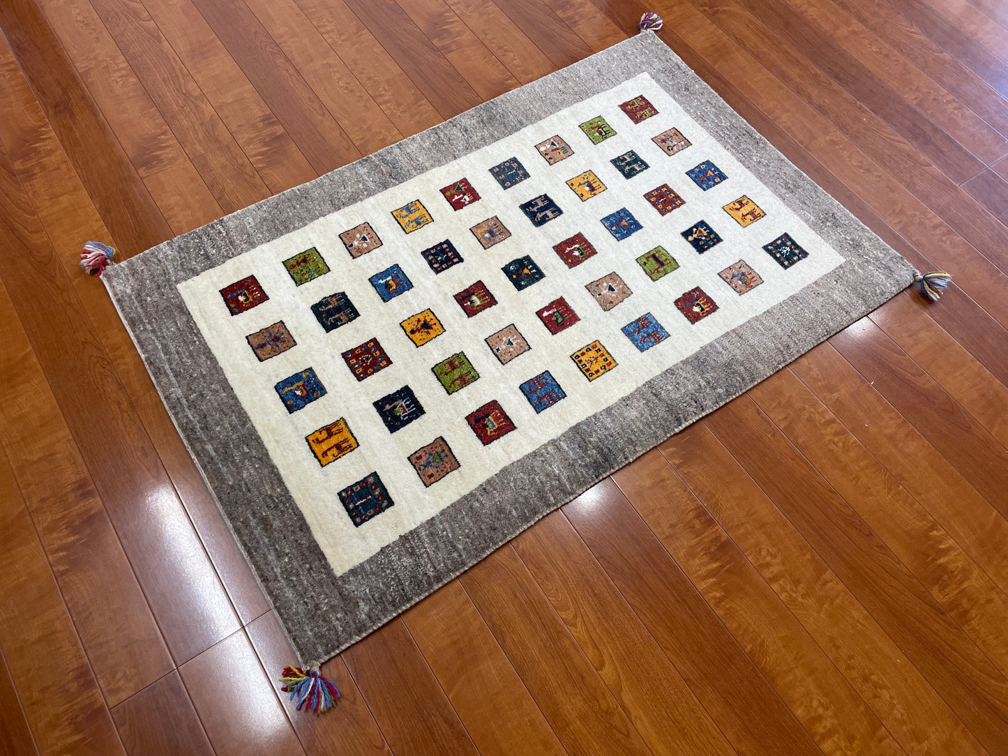【オンライン限定】カシュクリギャッベ 130cm x 84cm RJ3039
