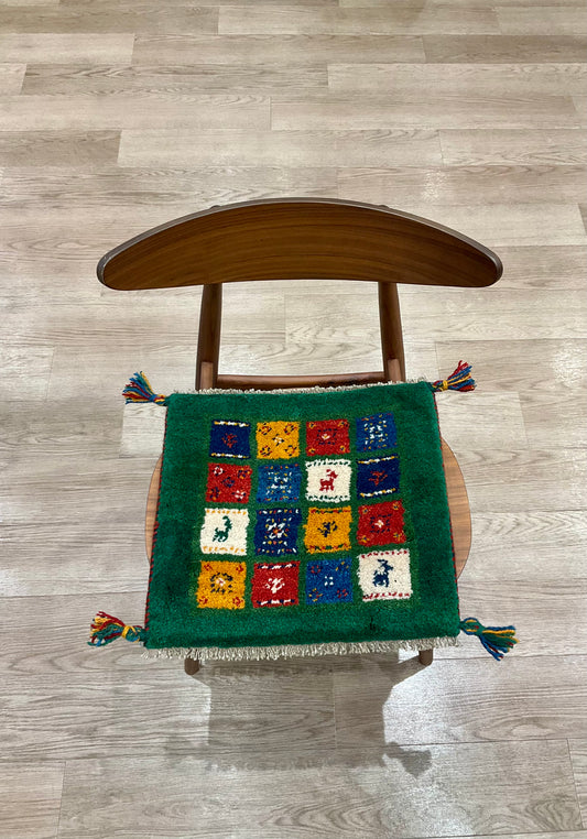 ギャッベ 43cm x 41cm Z1908