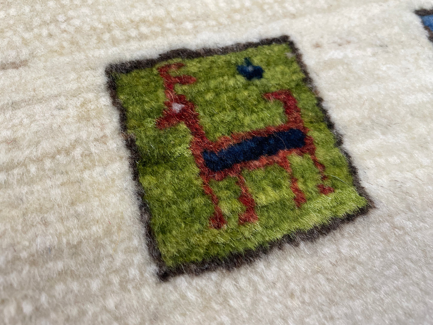 【オンライン限定】カシュクリギャッベ 130cm x 84cm RJ3039
