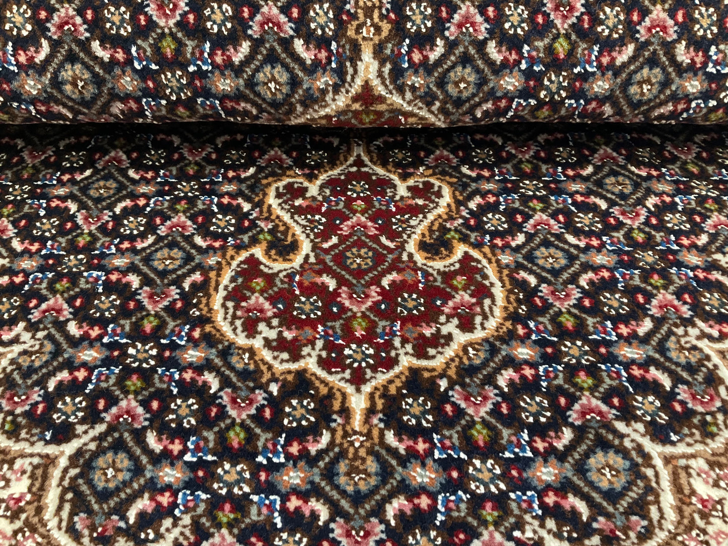 タブリーズ アブドラーヒ工房 120cm x 85cm PS7590