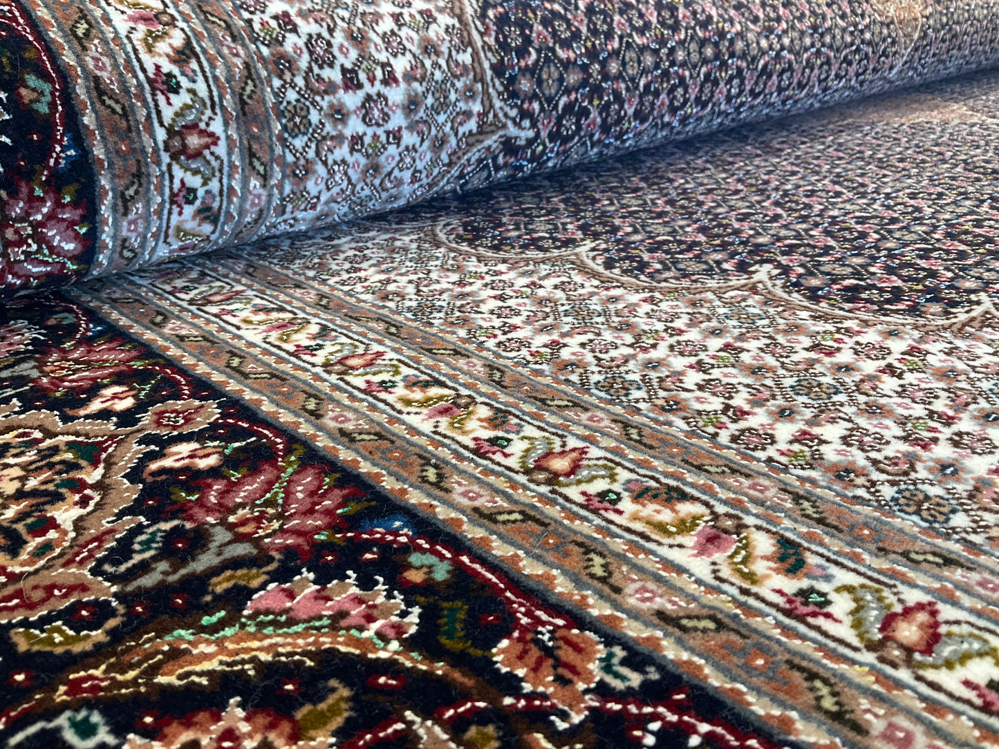 タブリーズ アブドラーヒ工房 300cm x 207cm NT5652