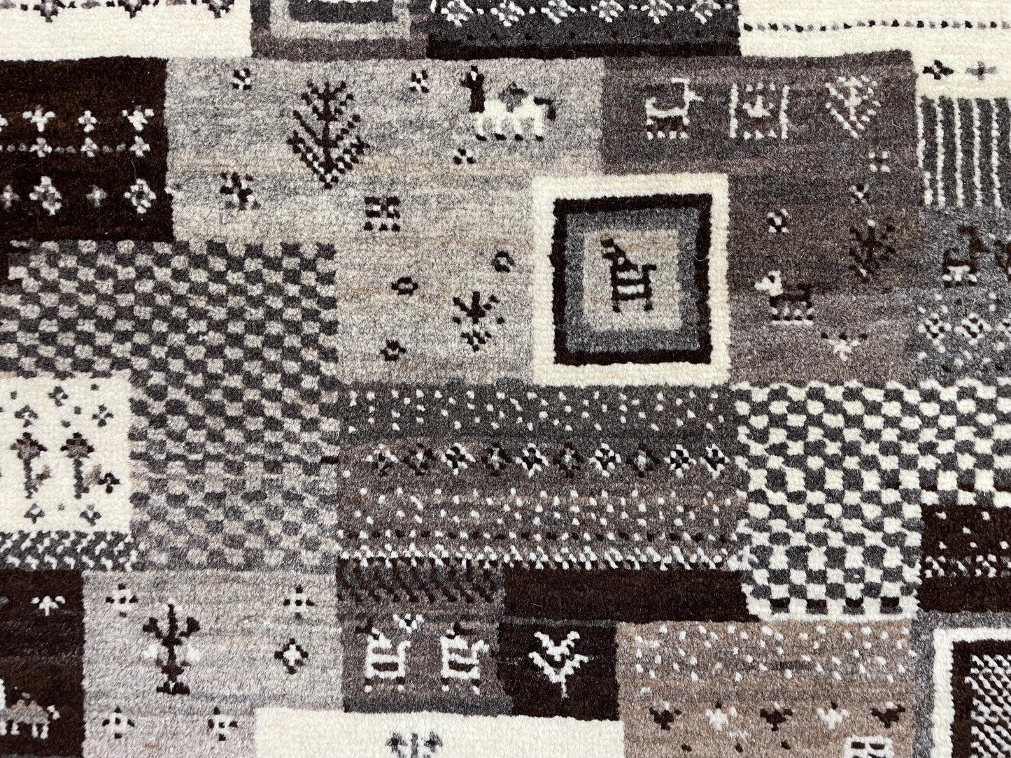 【オンライン限定】カシュクリギャッベ 125cm x 85cm RJ12460