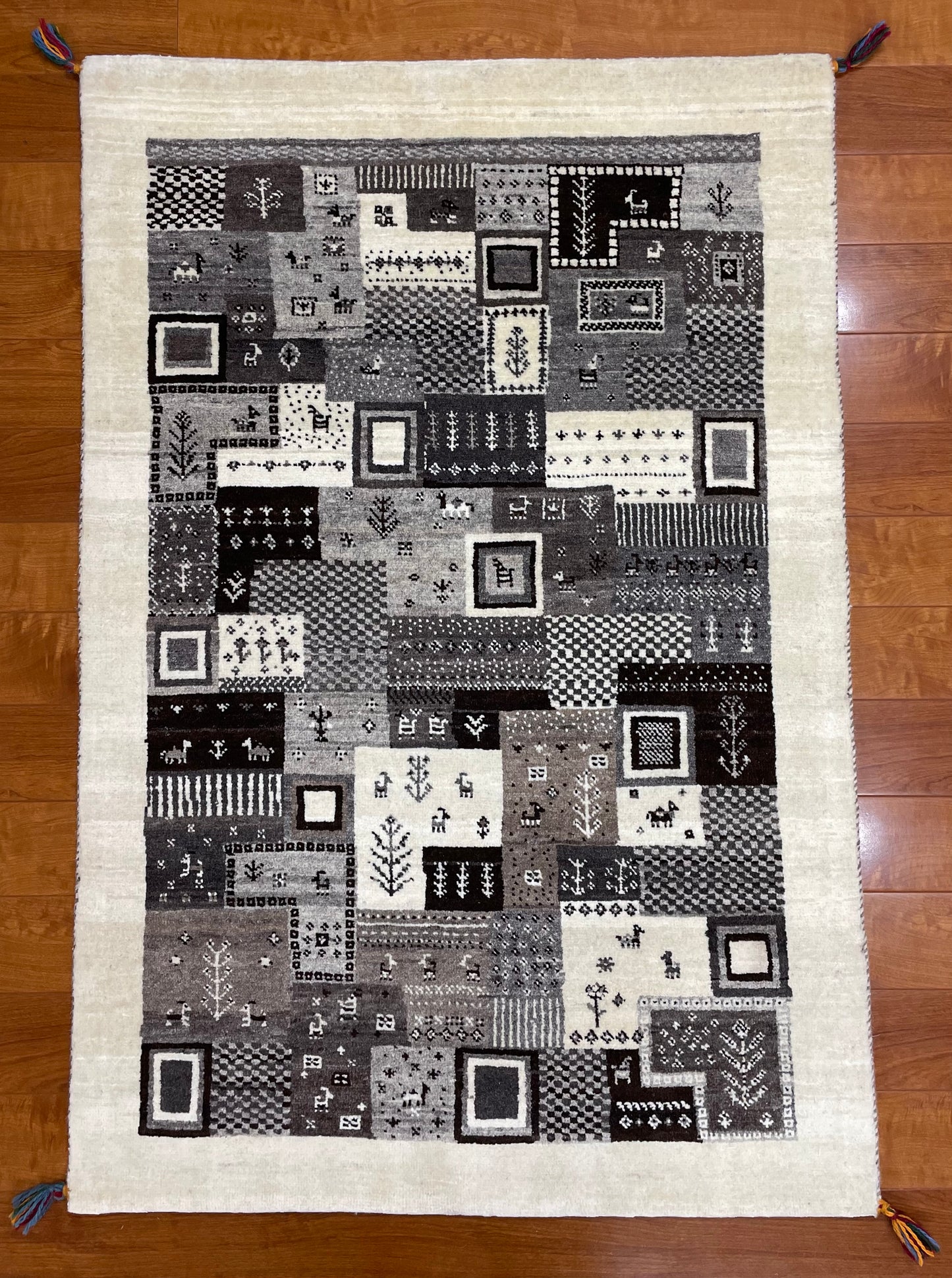【オンライン限定】カシュクリギャッベ 125cm x 85cm RJ12460