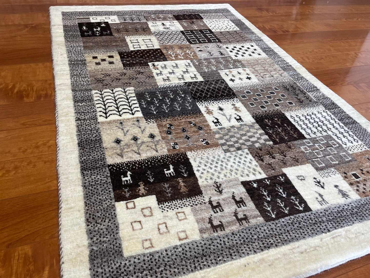 【オンライン限定】カシュクリギャッベ 123cm x 82cm BT13431