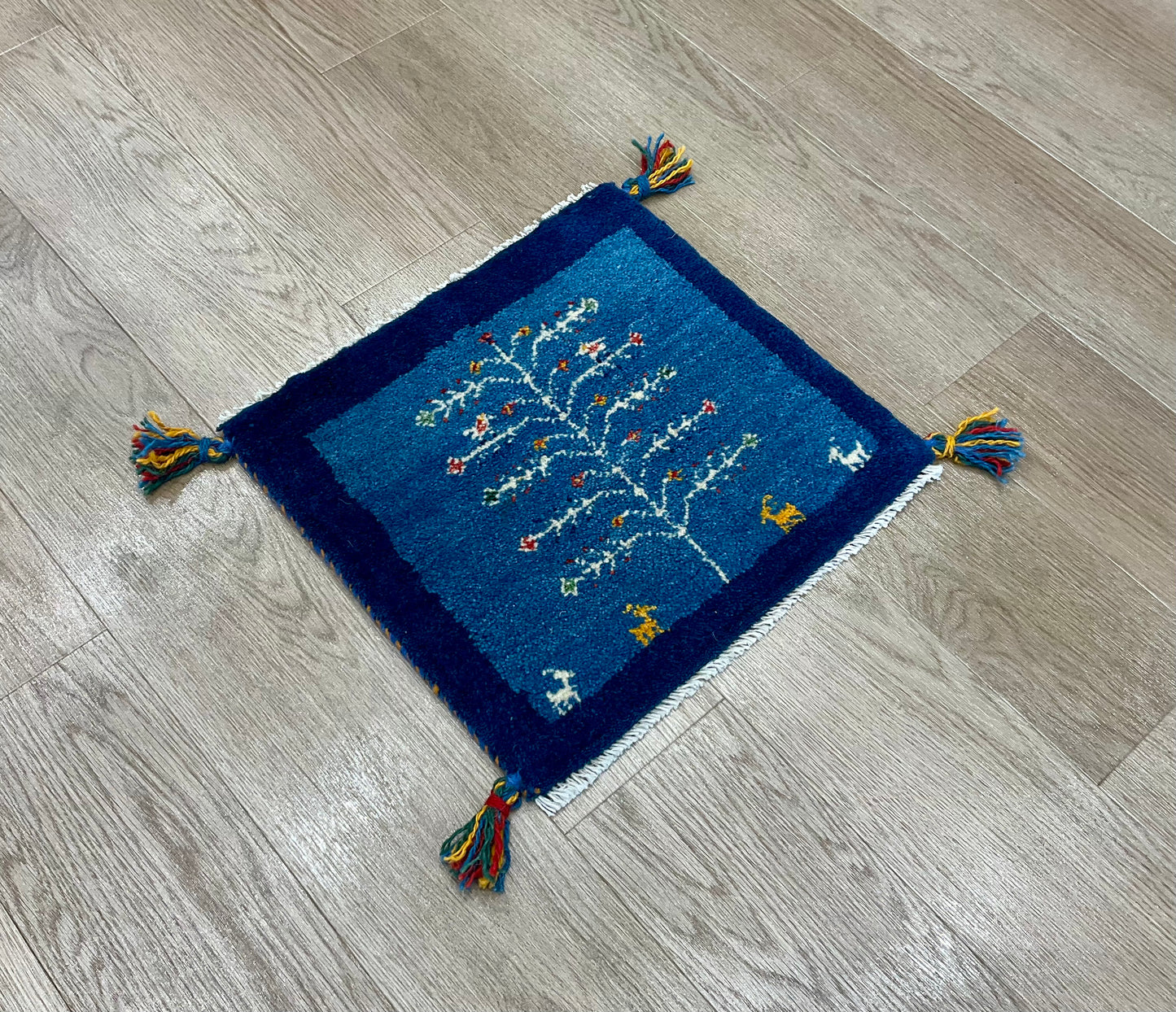 ギャッベ 42cm x 39cm T8862