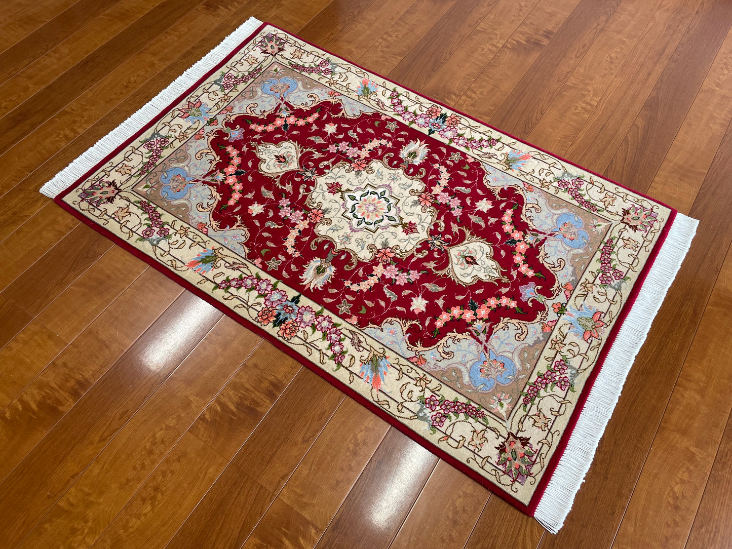 【オンライン限定】タブリーズ 120cm x 76cm NT8136