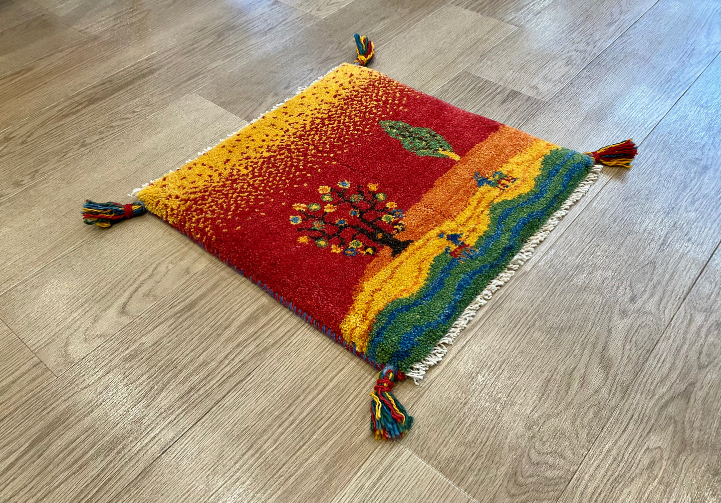 ギャッベ 43cm x 42cm T2712