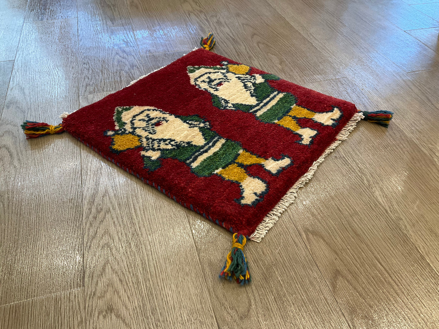 ギャッベ 43cm x 42cm T5194