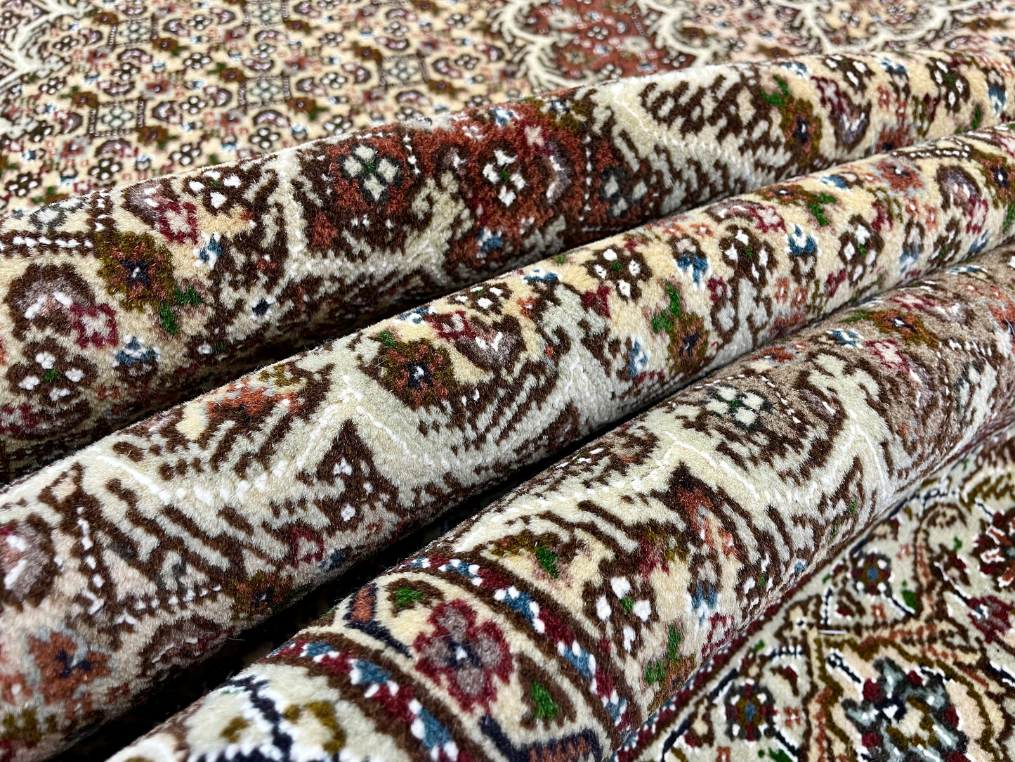 【オンライン限定】タブリーズ 200cm x 151cm A17211