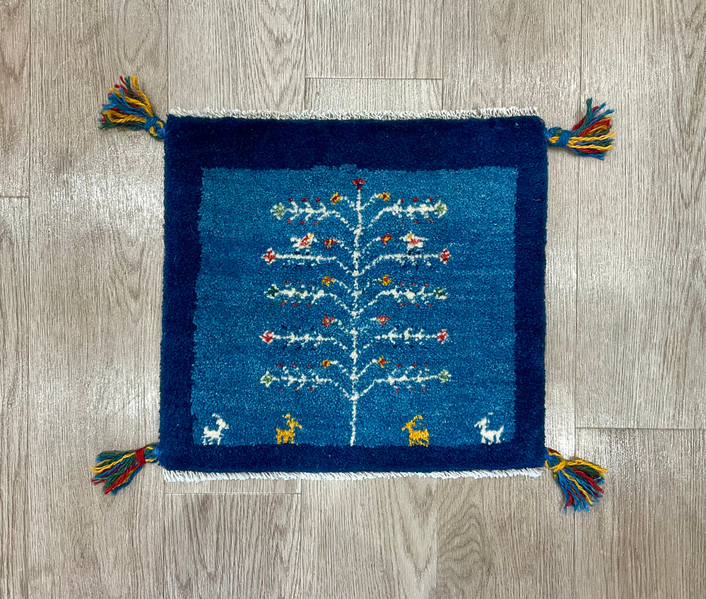 ギャッベ 42cm x 39cm T8862
