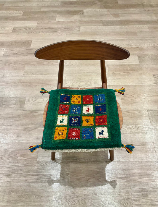 ギャッベ 44cm x 43cm Z1781