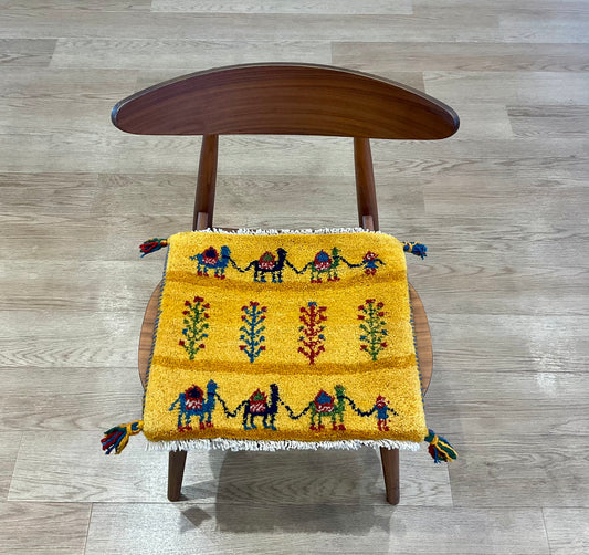 ギャッベ 43cm x 41cm Z732