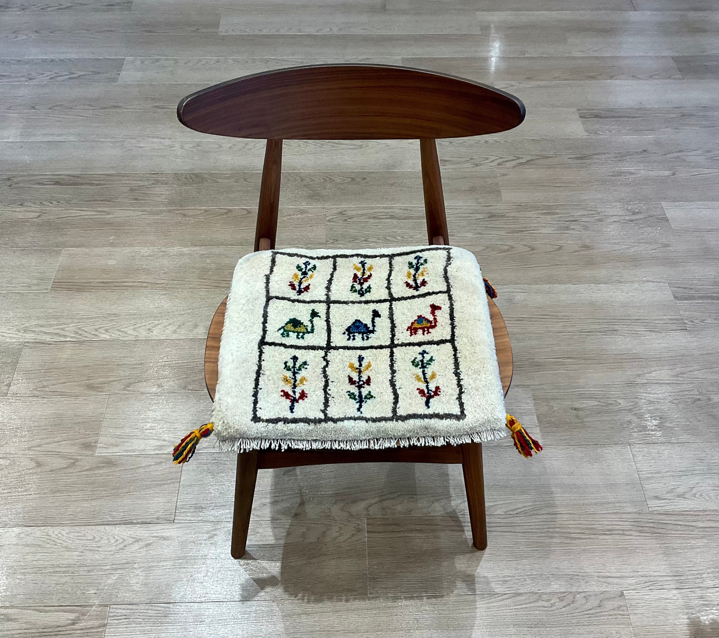 ギャッベ 43cm x 40cm Z1566 – ペルシャ絨毯専門店 ペルシャンパトリス