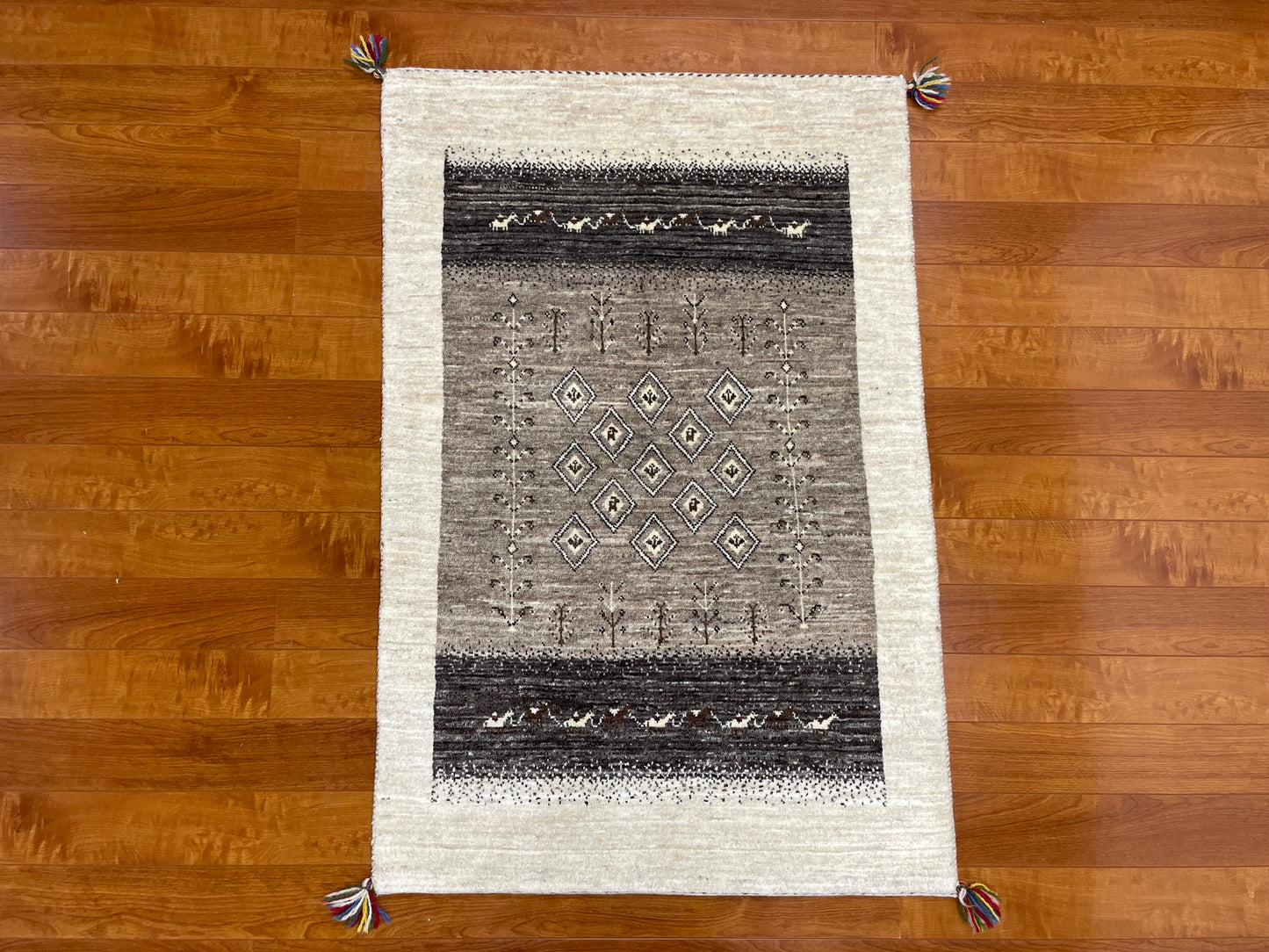 【オンライン限定】カシュクリギャッベ 126cm x 82cm RJ513