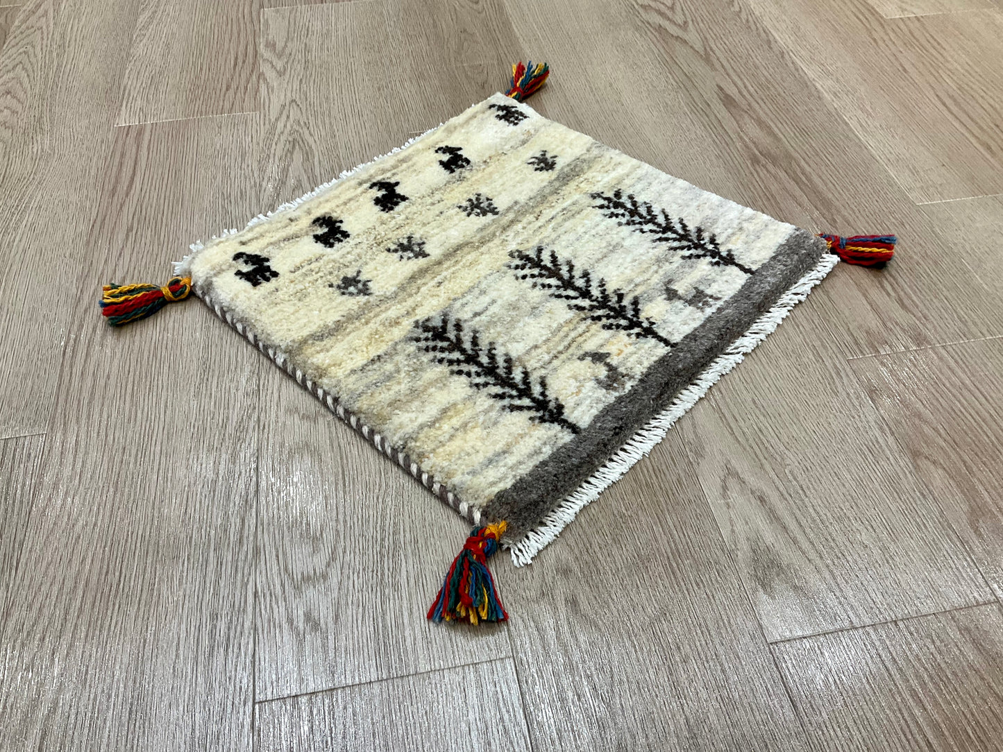 ギャッベ 40cm x 40cm T2063