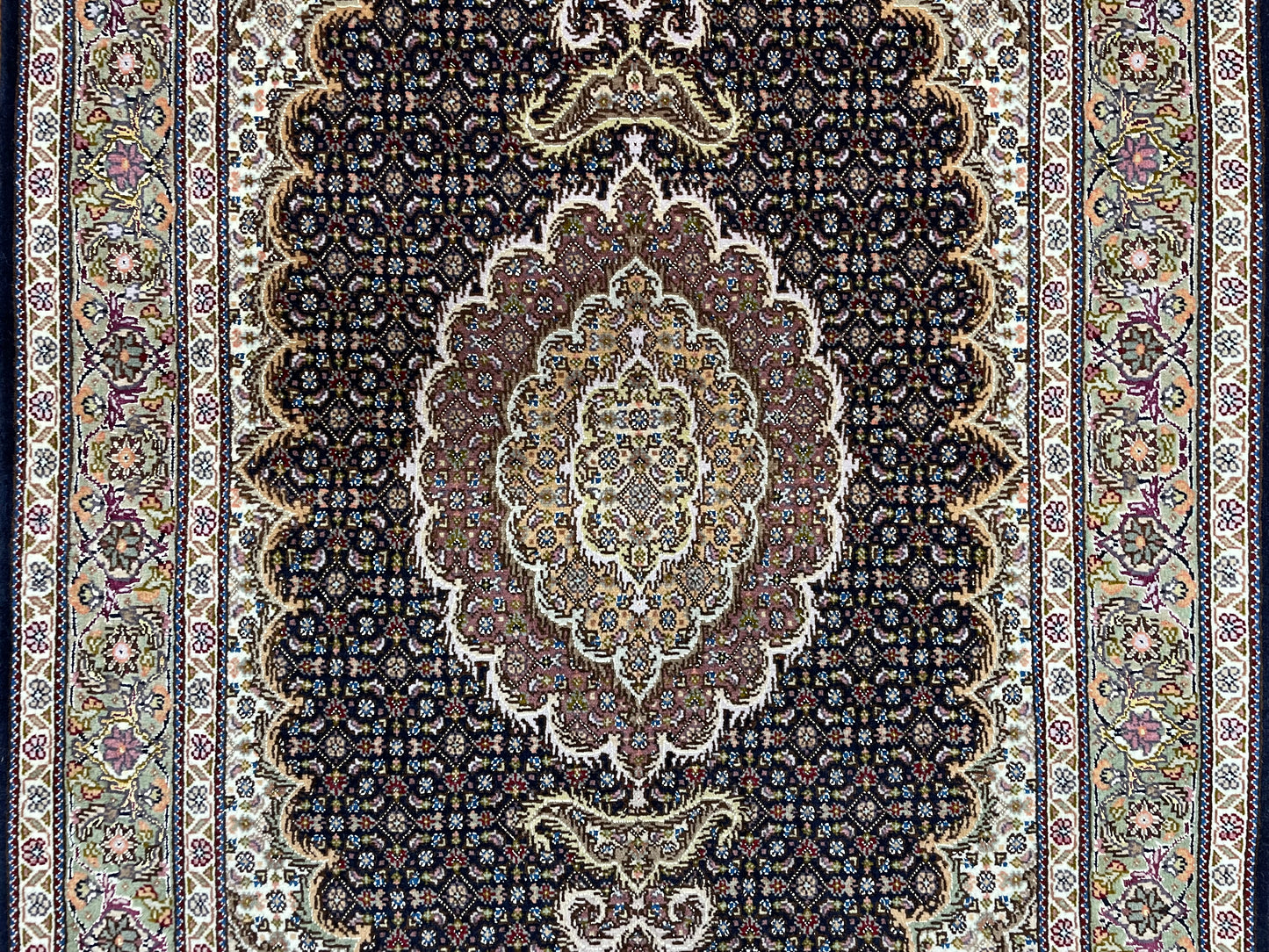 【オンライン限定】タブリーズ 125cm x 82cm PS5286