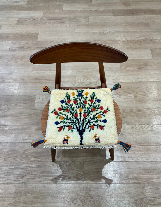 ギャッベ 41cm x 40cm Z1496