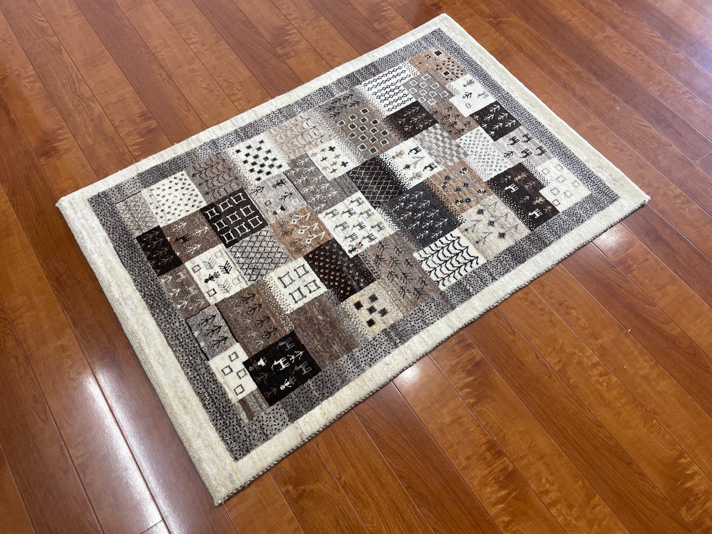 【オンライン限定】カシュクリギャッベ 123cm x 82cm BT13431