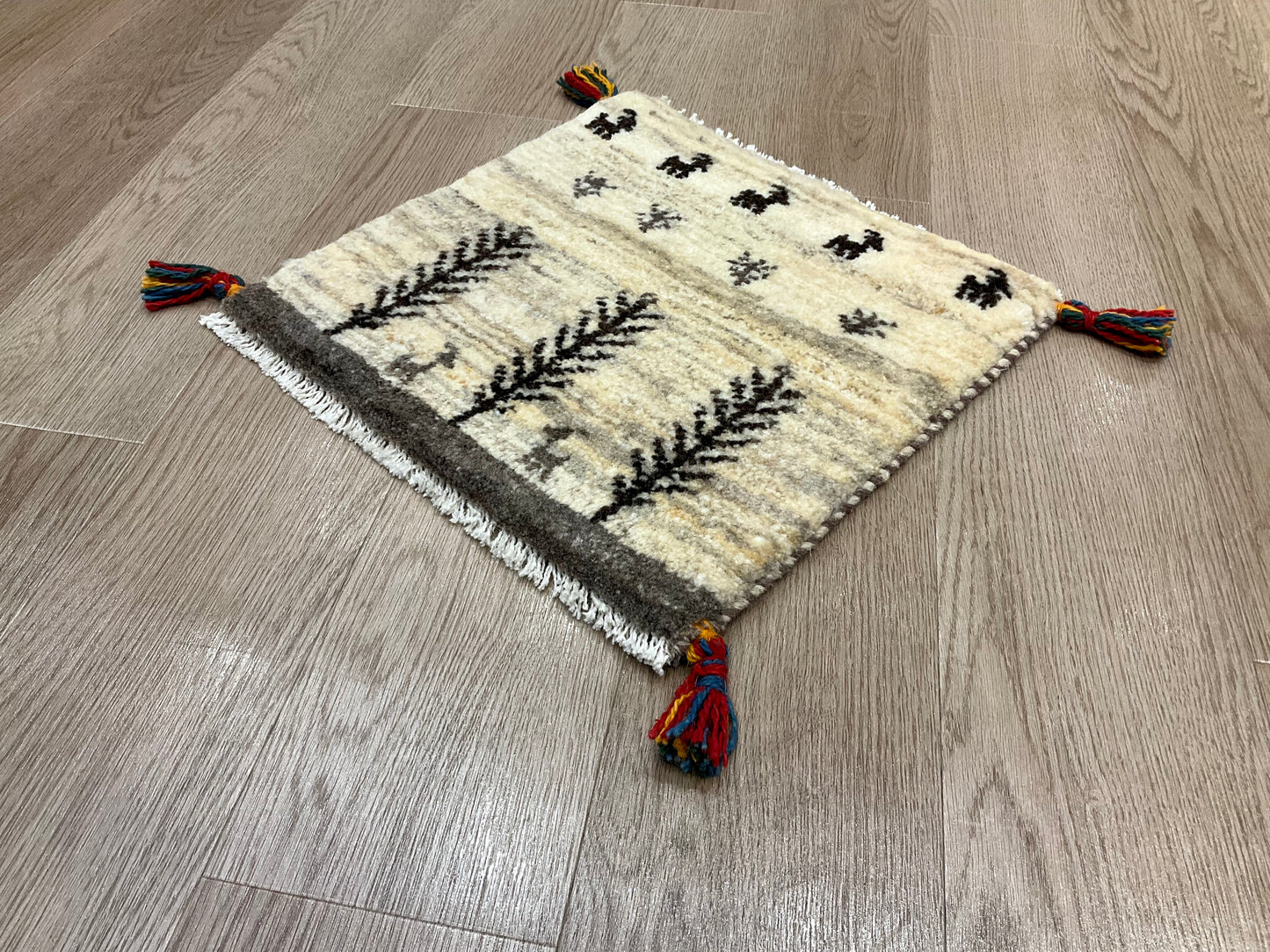 ギャッベ 40cm x 40cm T2063