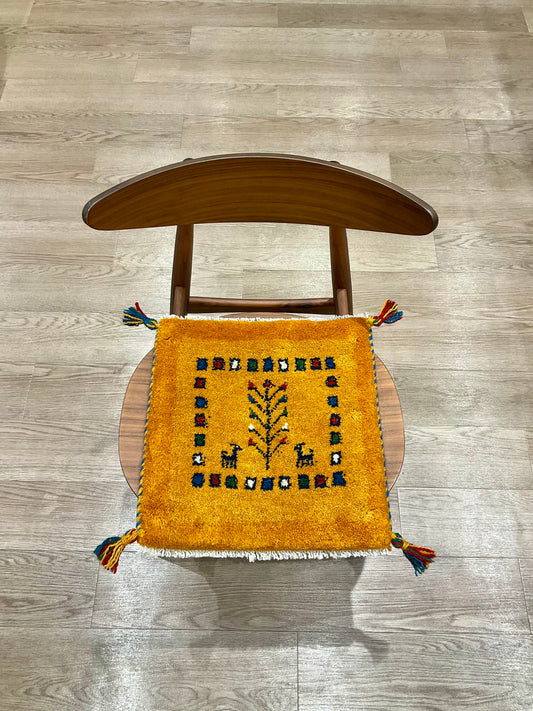 ギャッベ 40cm x 42cm Z2047