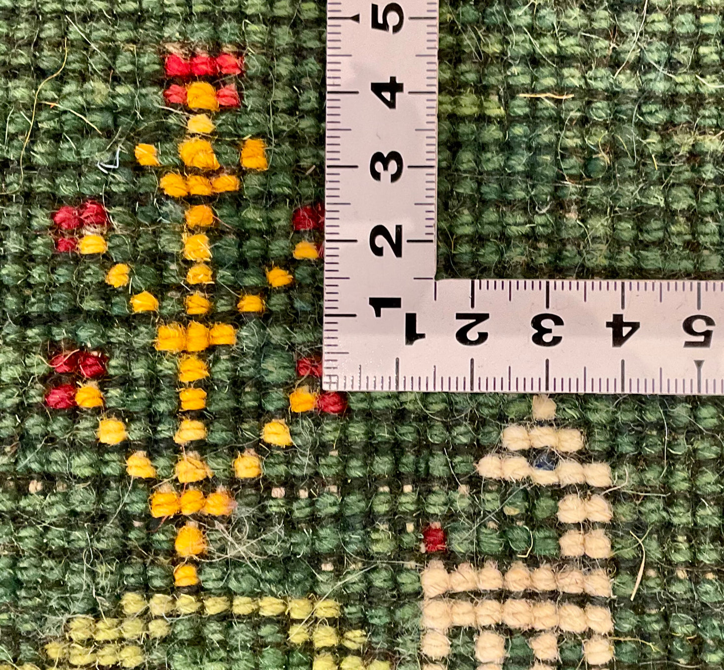 ギャッベ 42cm x 40cm Z1784